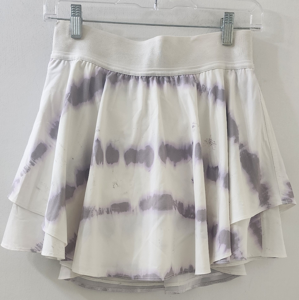 Lululemon Women's‎ White & Lavender Tie-Dye Layered Skirt, Size 6.